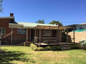 Cosy 2-Bed House in Maseru for perfect calm and re